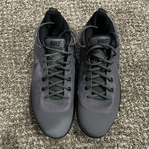 Nike Air Versitile Basketball Shoe